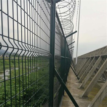 飛機場浸塑護欄網(wǎng)機場航站臺圍墻網(wǎng)巡邏區(qū)圍界