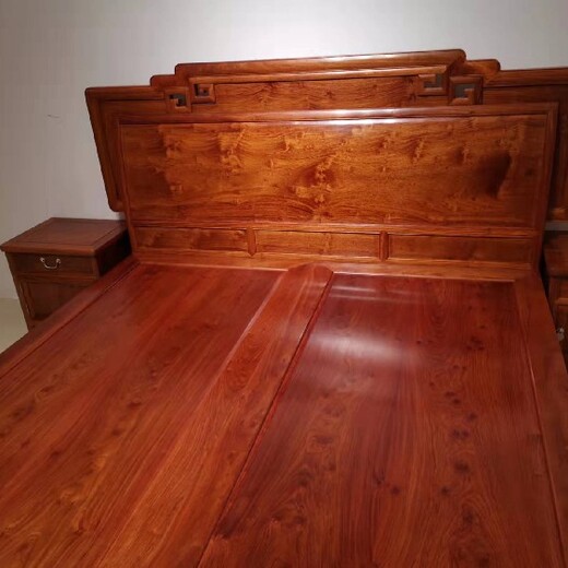 临沂整套大红酸枝罗汉床融合了古典美,交趾黄檀办公桌