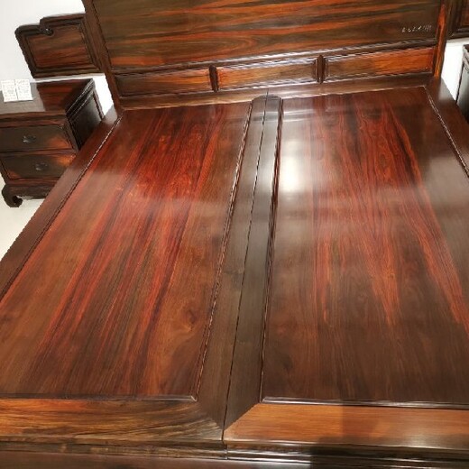 浙江古典红木家具大红酸枝罗汉床器型优雅,缅甸花梨沙发