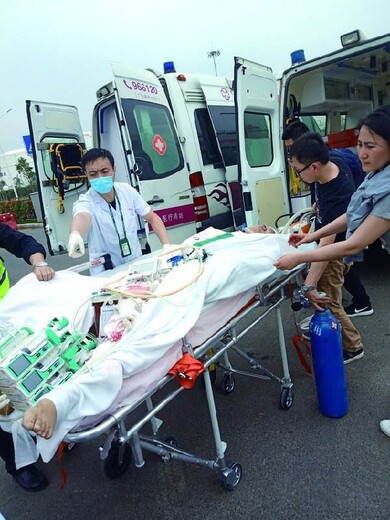 北京陆道培医院救护车派车电话救护车转运10分钟,出院救护车