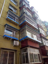 北京丰台区洋桥窗户护网安装不锈钢防盗窗小区护栏图片