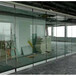 深圳赛勒尔报告厅玻璃吊轨隔断吊滑式屏风推拉门安装视频