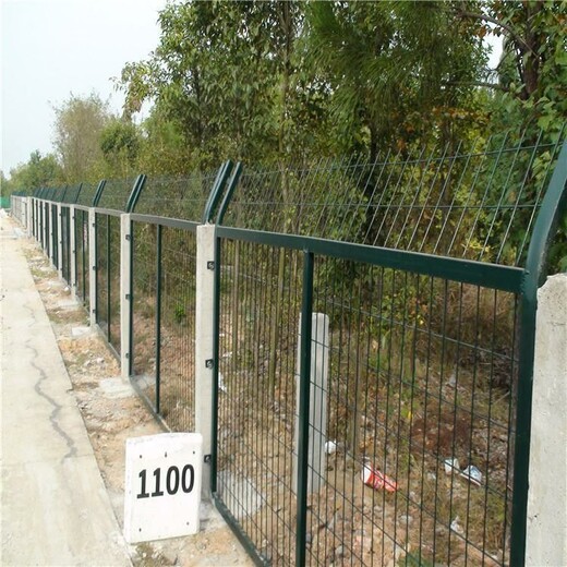 四川铁路护栏网厂家铁路防护栏销售安装