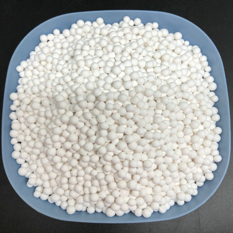 合肥吸干机用活性氧化铝原生球规格3-5mm干燥剂供应价格