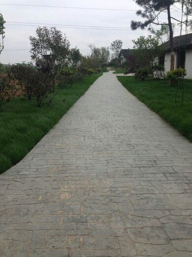 安徽淮北艺术压模路面材料厂家人字型砖道路压模价格