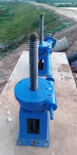 螺杆式启闭机QL-50T配套1*1.2米铸铁闸门用于河道水电站泵站图片2