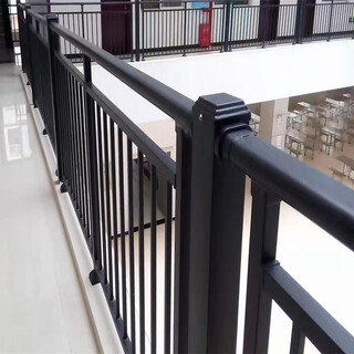 广州阳台楼梯护栏运动场围栏网生产厂家图片2