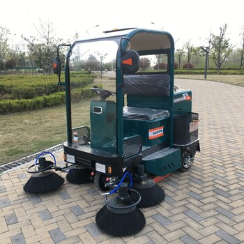 柳宝扫地车LB-1800南宁半封闭式扫地机清洁扫路车道路清扫车