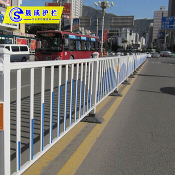 南雄馬路防撞欄桿定制道路兩側(cè)人行道護(hù)欄從化市政護(hù)欄