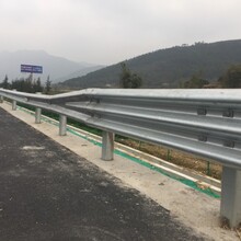 波形护栏板高速公路防撞护栏三波公路波形护栏板