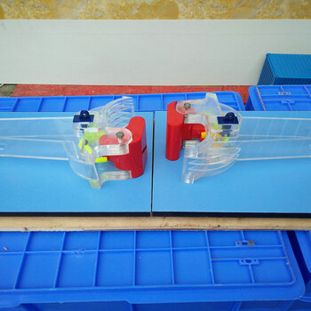 惠州地壳的双层结构模型_轴流转浆式水轮机模型