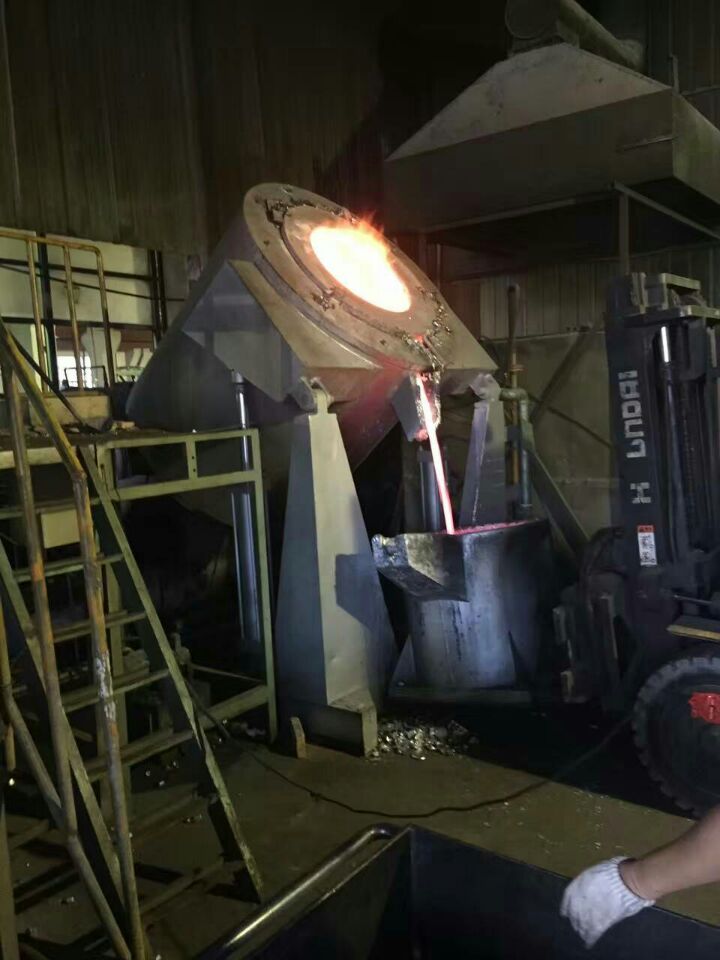 800KG熔铝炉铝合金坩埚式熔炉铸铝熔化炉