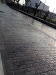 宁德城市路面施工彩色混凝土压花地坪仿面包砖压模道路工艺