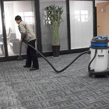 南京市鼓樓區單位報告廳方塊普通地毯清洗預約公司