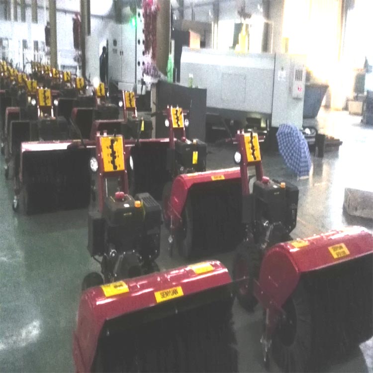 北京石景山塑胶跑道扫雪机，品牌机型，终身售后