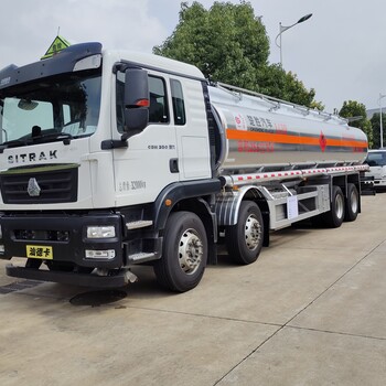30方重汽汕德卡油罐車，曼350馬力發(fā)動機