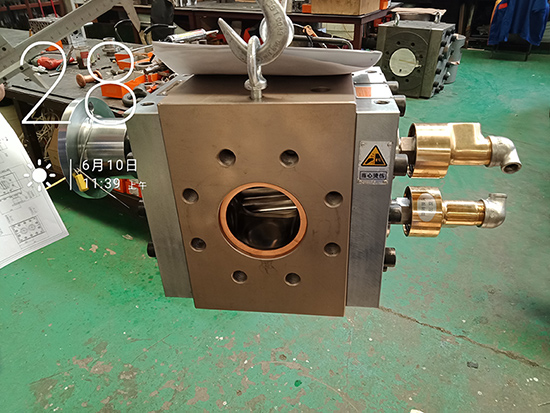 EVA熔体泵-热熔胶齿轮泵