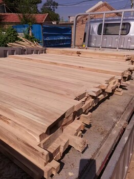 青岛老榆木原材料，方木，门板