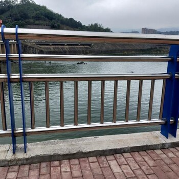 江苏城市护栏大厂，常年生产市政护栏，中央隔离栅栏