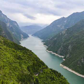 四川河道邊坡生態(tài)護(hù)岸技術(shù)工程綠化基材