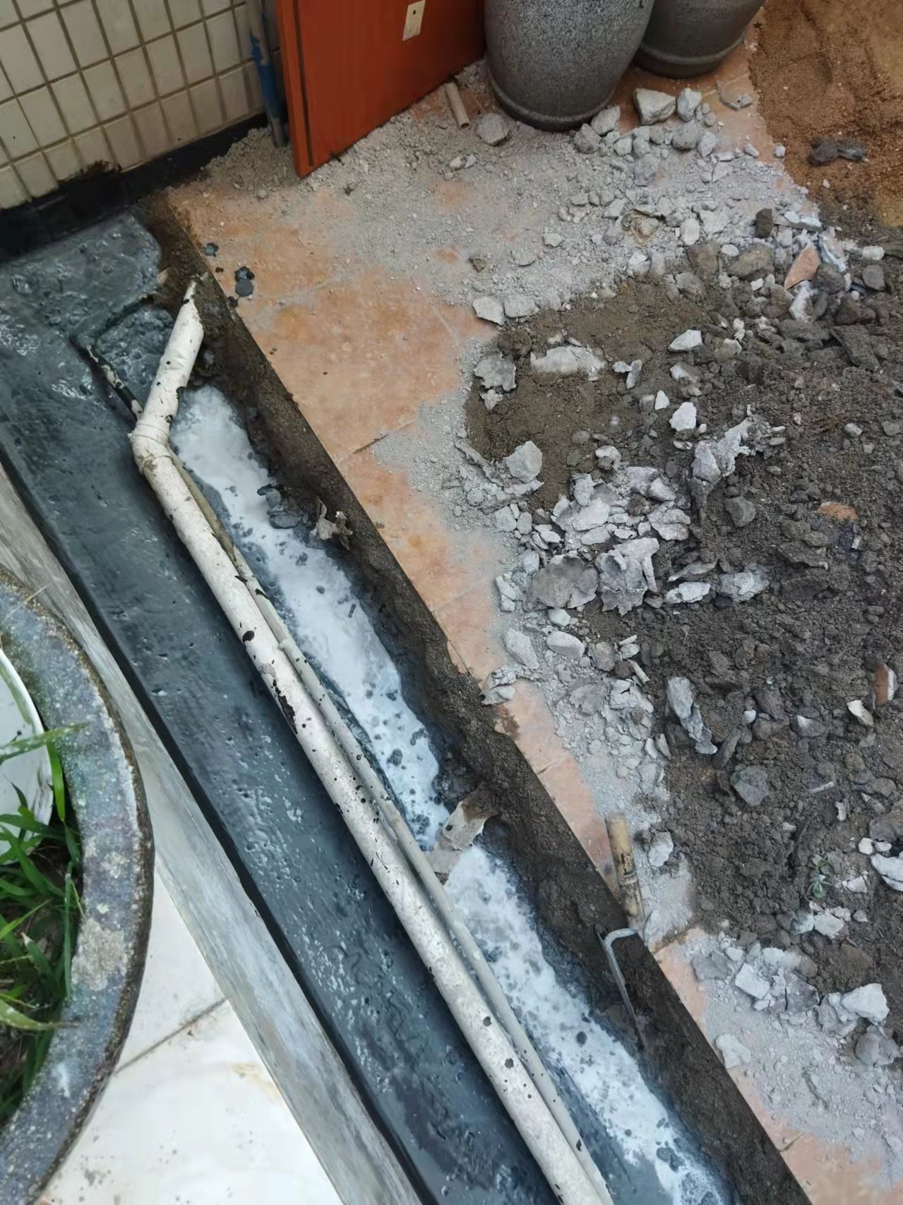 石坝民房外墙下水管更换，惠州市博罗防水公司