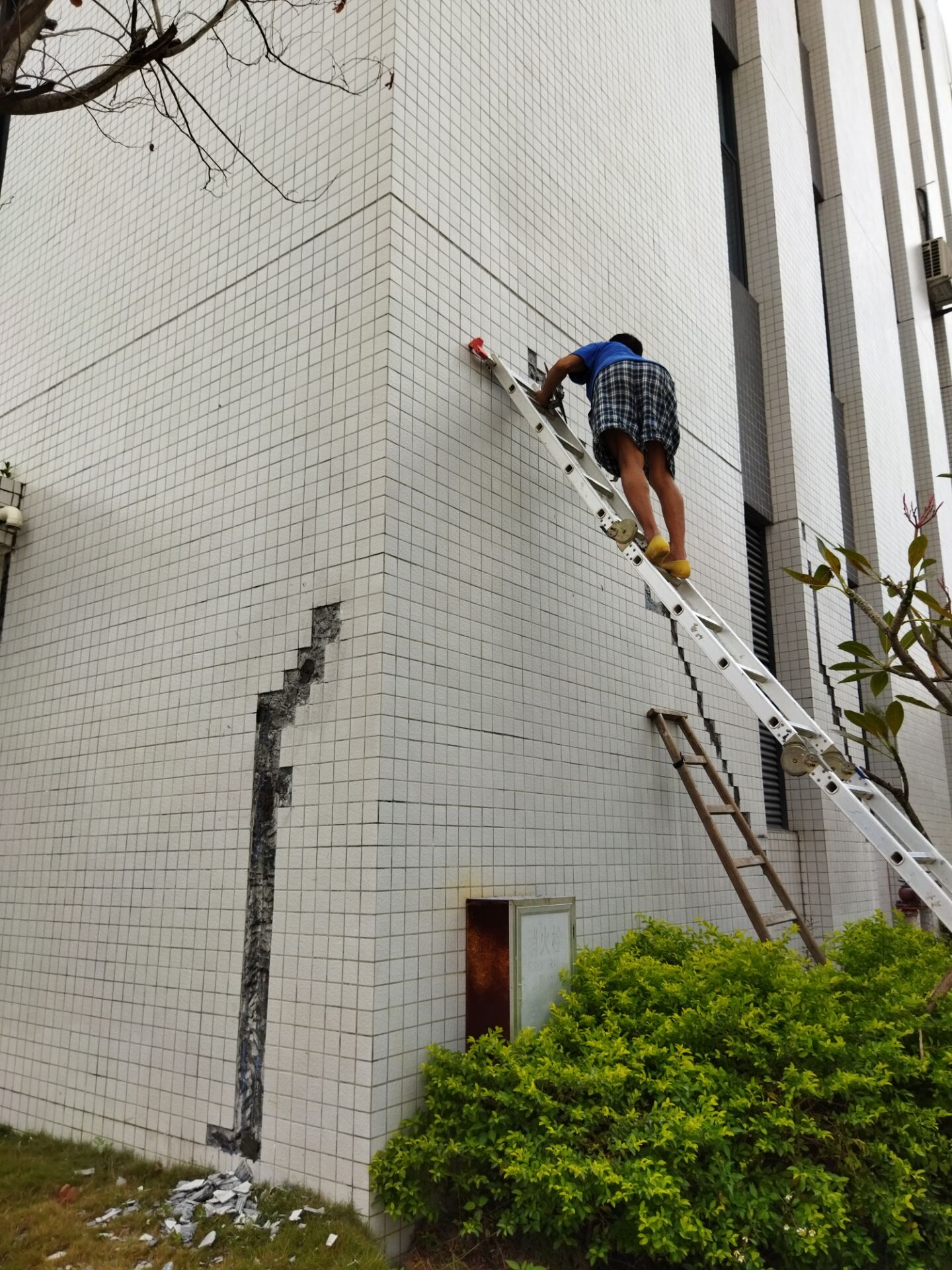 石坝民房外墙下水管更换，惠州市博罗正规防水补漏公司