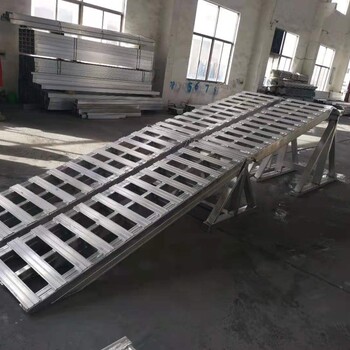 金華市供應3-8噸裝載機輪式抓木機上車(chē)鋁坡道鋁梯爬梯48寬
