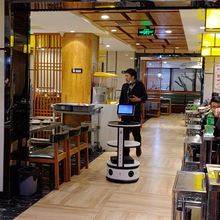 机器人公司诚招加盟代理送餐传菜机器人图片