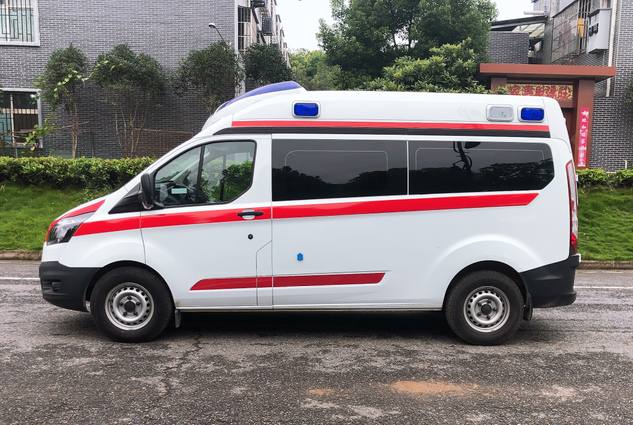 四川泸州医院120救护车