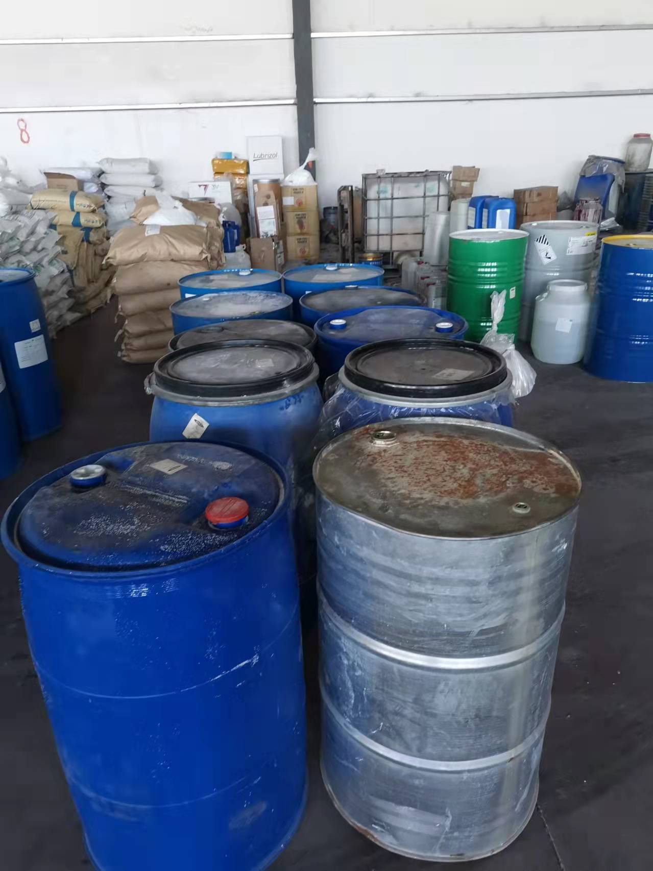 衢州回收报废橡胶防老剂,凡士林回收公司