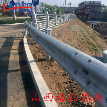 高速公路波形护栏热镀锌防护栏二波防撞护栏乡村道路波形护栏板