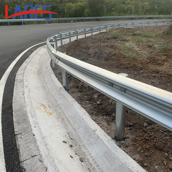 呂梁高速公路波形護(hù)欄板q235波形防撞護(hù)欄波紋型護(hù)欄高速護(hù)欄