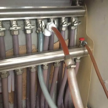 太原下元清洗维修暖气地暖管道漏水更换分水器阀门