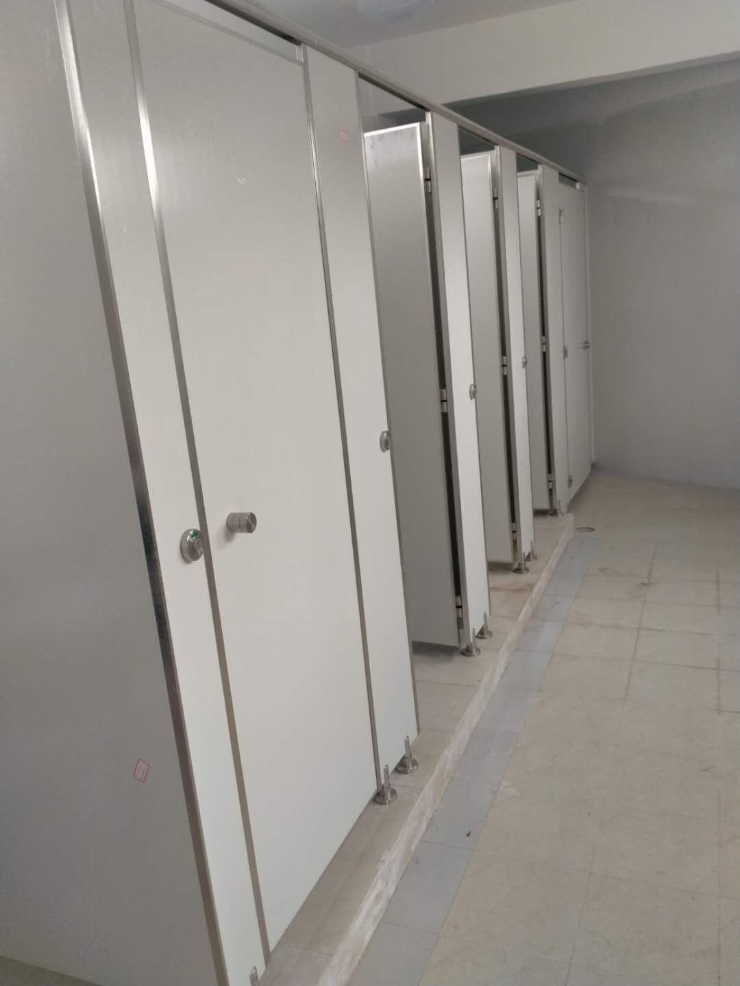 佛山公共卫生间隔断厕所隔板抗倍特铝蜂窝板淋浴房防水挡板
