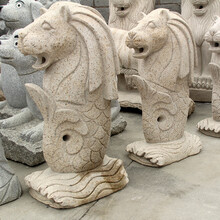 石雕鱼尾狮，花岗岩喷水狮子头，水上景观喷水动物雕塑，鱼尾狮供应