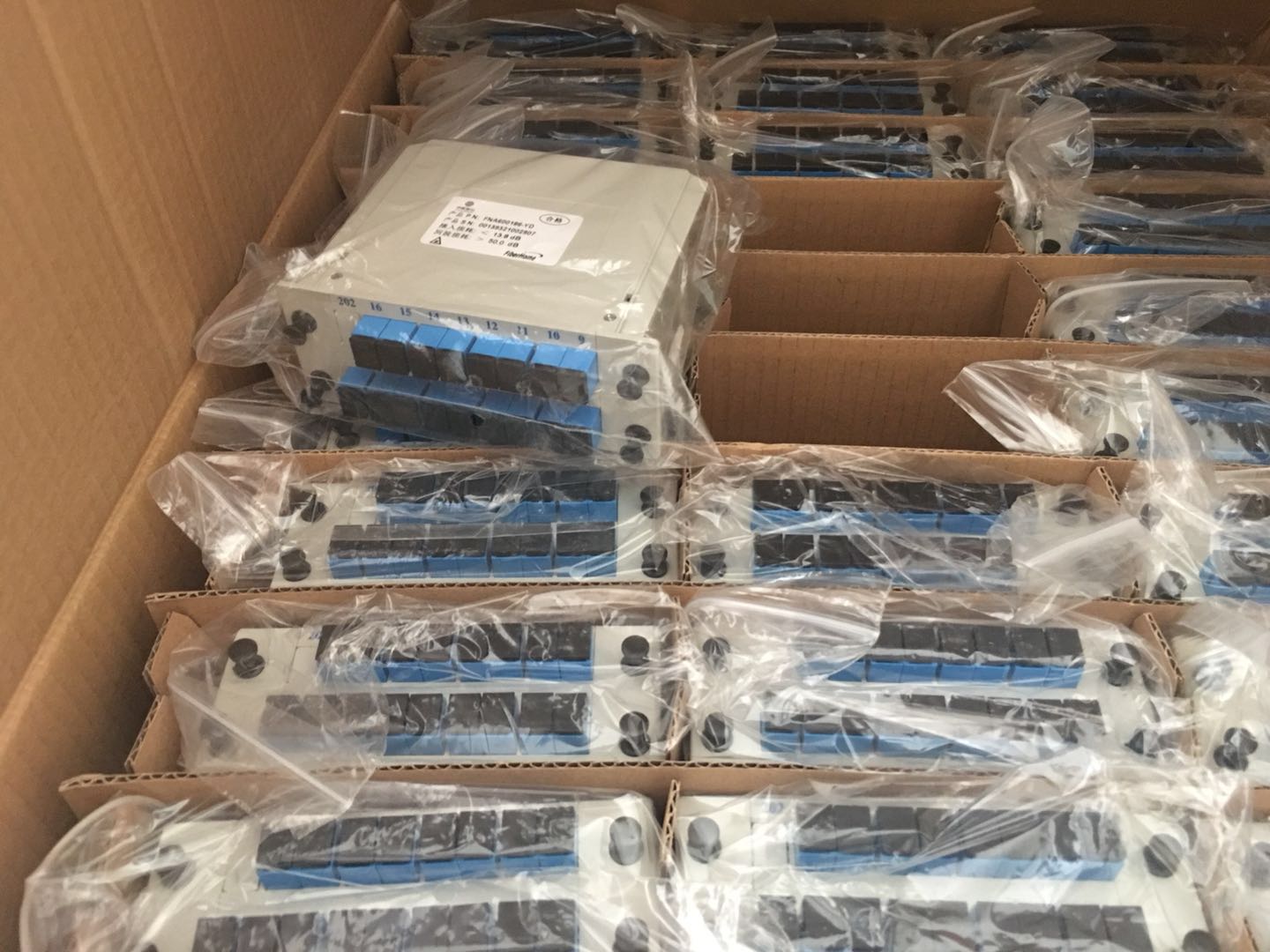 上门回收光纤分路器桂林市中兴分光器回收思柏整箱六类网线