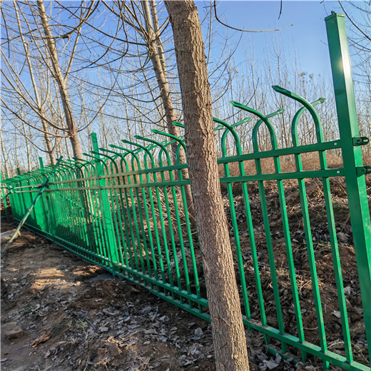 伊犁哈萨克防攀爬围栏网-工地别墅围墙网