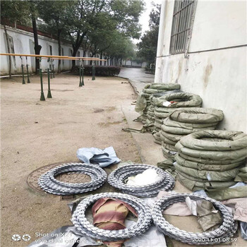 吳忠不銹鋼倒刺網(wǎng)-刺絲滾籠