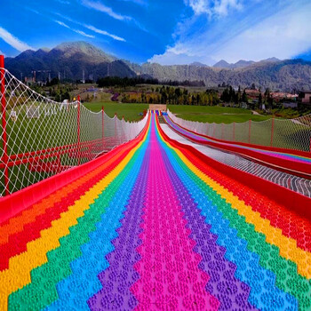 塑料滑梯整体打包人工滑草厂家七彩滑板安装彩虹滑道