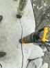 山西晋城液压破石机岩石分裂机设备修路胀裂岩石劈裂棒