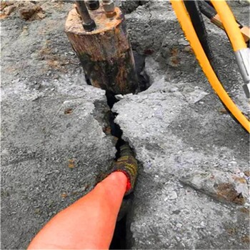 定制隧道巖石劈裂棒高壓柱塞式破石機