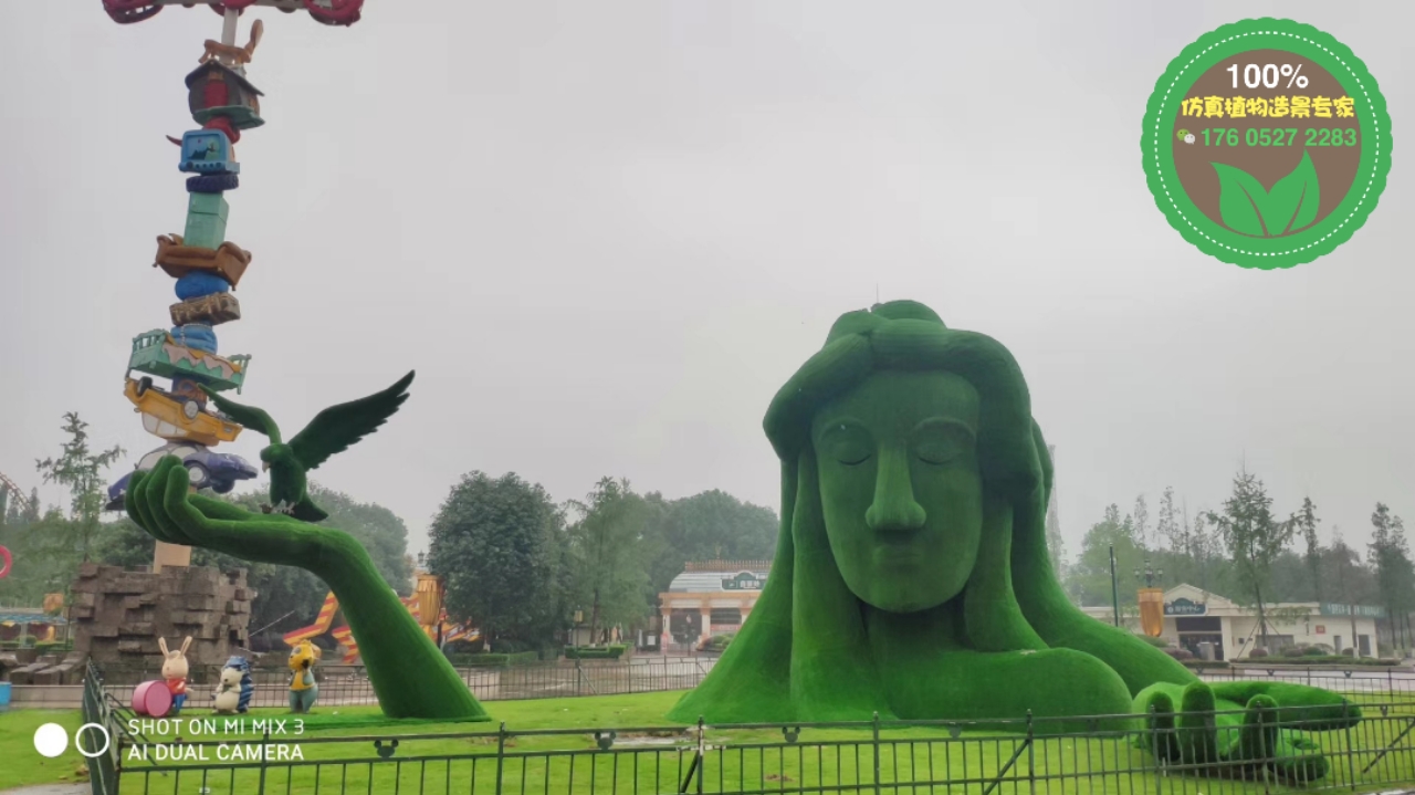 香格里拉广场绿雕，2022圣诞节绿雕，绿化景观