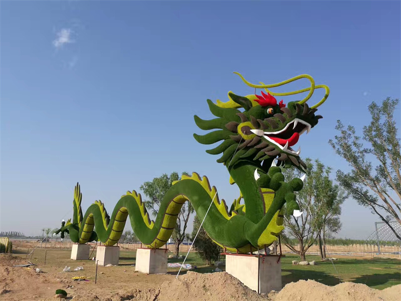 天镇二十立体花坛大绿雕制作团队 五一节造型