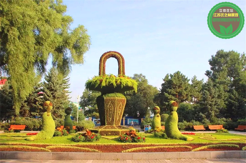勃利国庆绿雕 乐器乐符绿雕厂家供货 景区迷宫造型