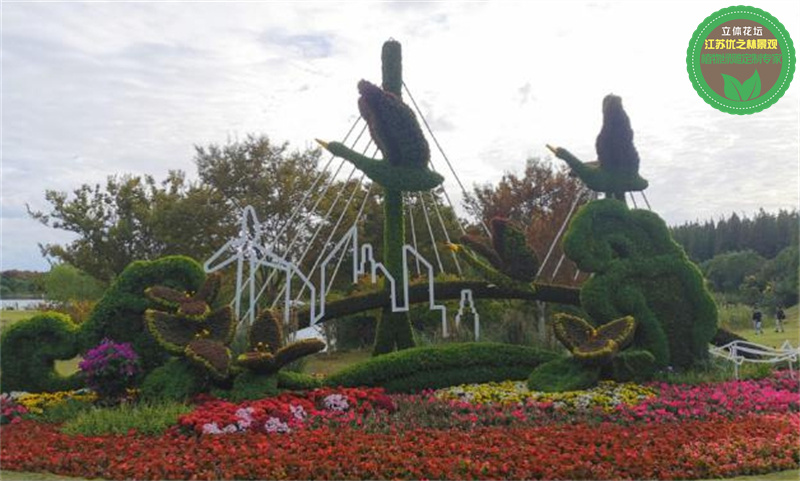 贵南国庆绿雕 荷花荷叶绿雕制作过程 运动会景观