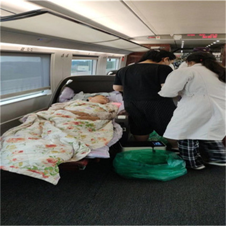 赣州救护车长途运送病人去北京 120救护车出租24小时接送