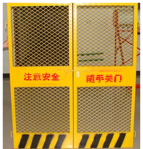 工地施工电梯防护门电梯安全门井口防护门