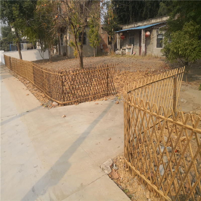 朝阳院子围栏碳化木围栏护栏竹篱笆竹子护栏