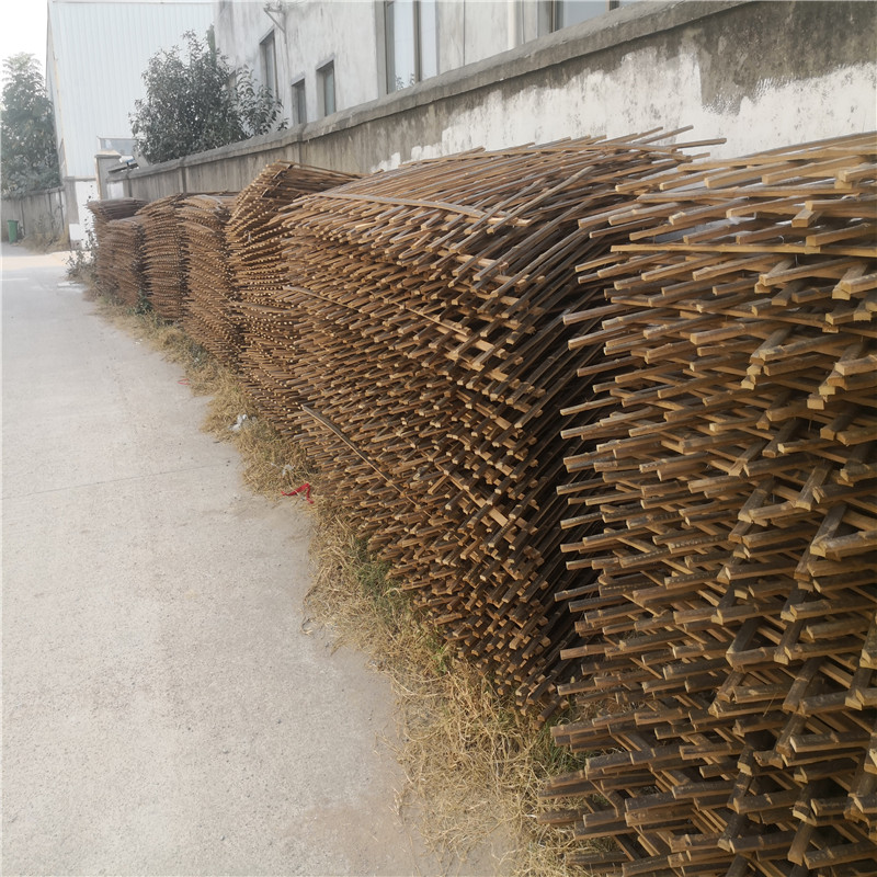 大丰花园隔断装饰定制碳化木制防腐木竹篱笆竹子护栏