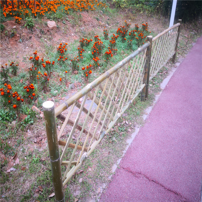 重庆黔江碳化木护栏实木篱笆竹篱笆竹子护栏